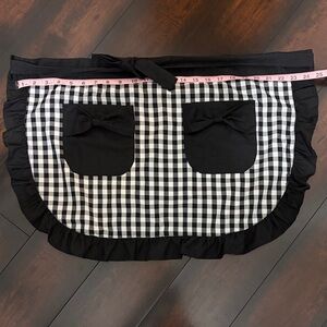 Apron Black and White Gingham with Pockets